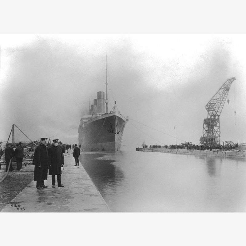 Bow view of ship entering Thompson Graving Dock